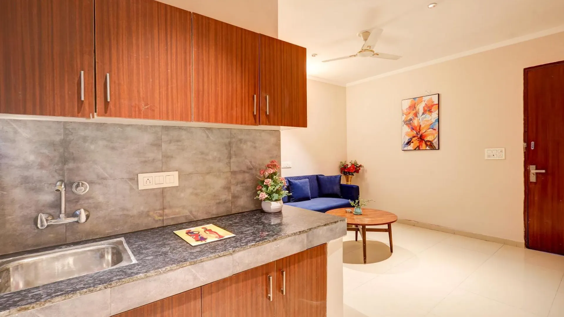 Limewood Stay Oasis - Golf Course Road Gurgaon India