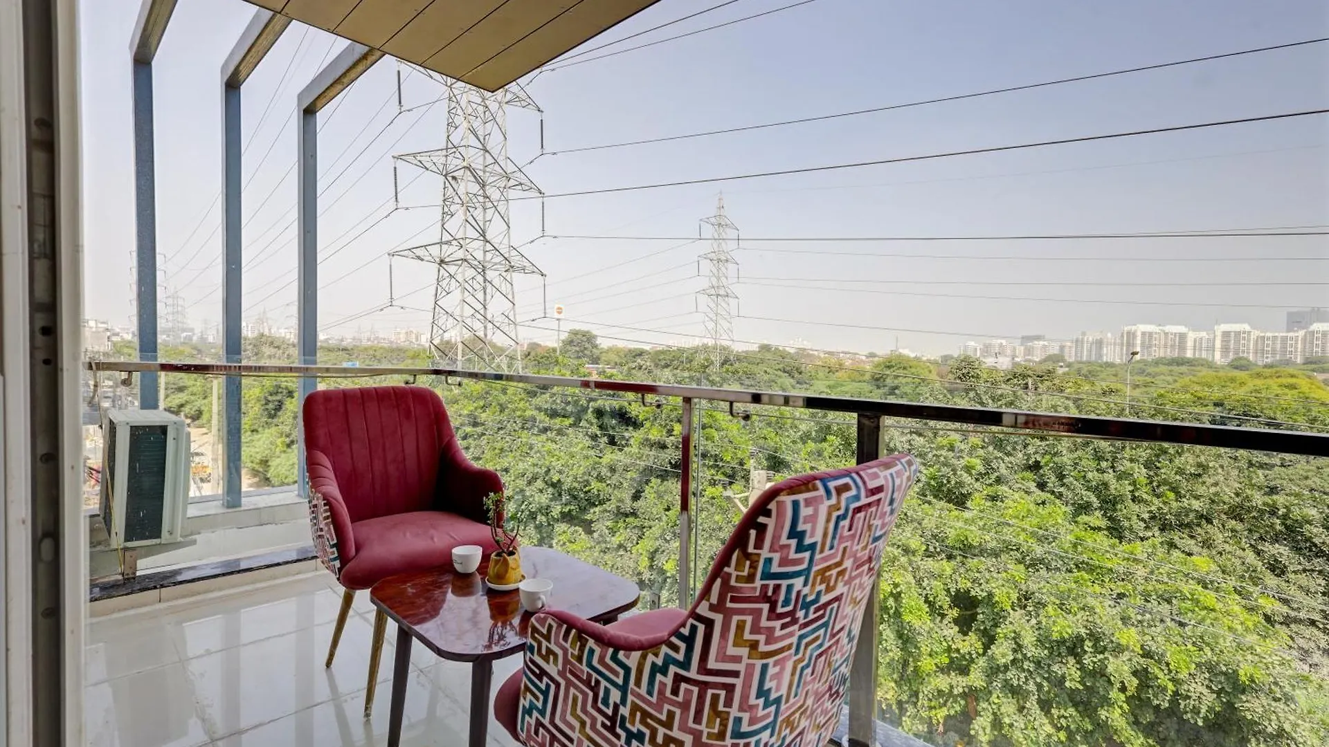 מלון גורגאון Limewood Stay Oasis - Golf Course Road הודו
