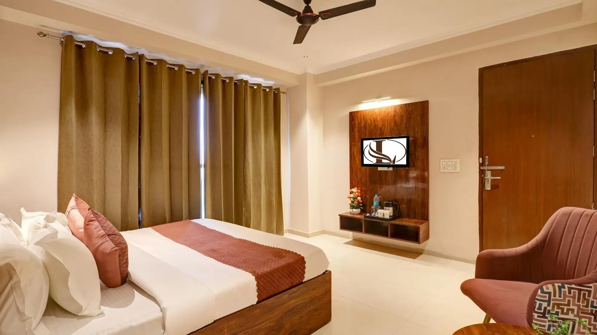 גורגאון Limewood Stay Oasis - Golf Course Road הודו
