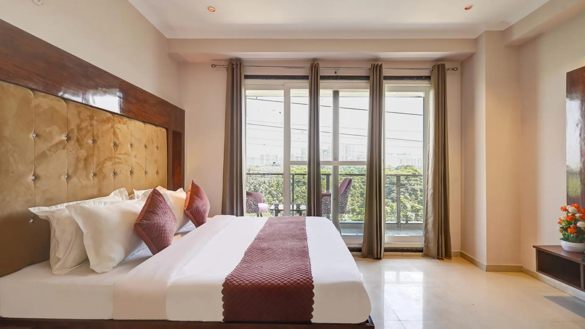גורגאון Limewood Stay Oasis - Golf Course Road הודו
