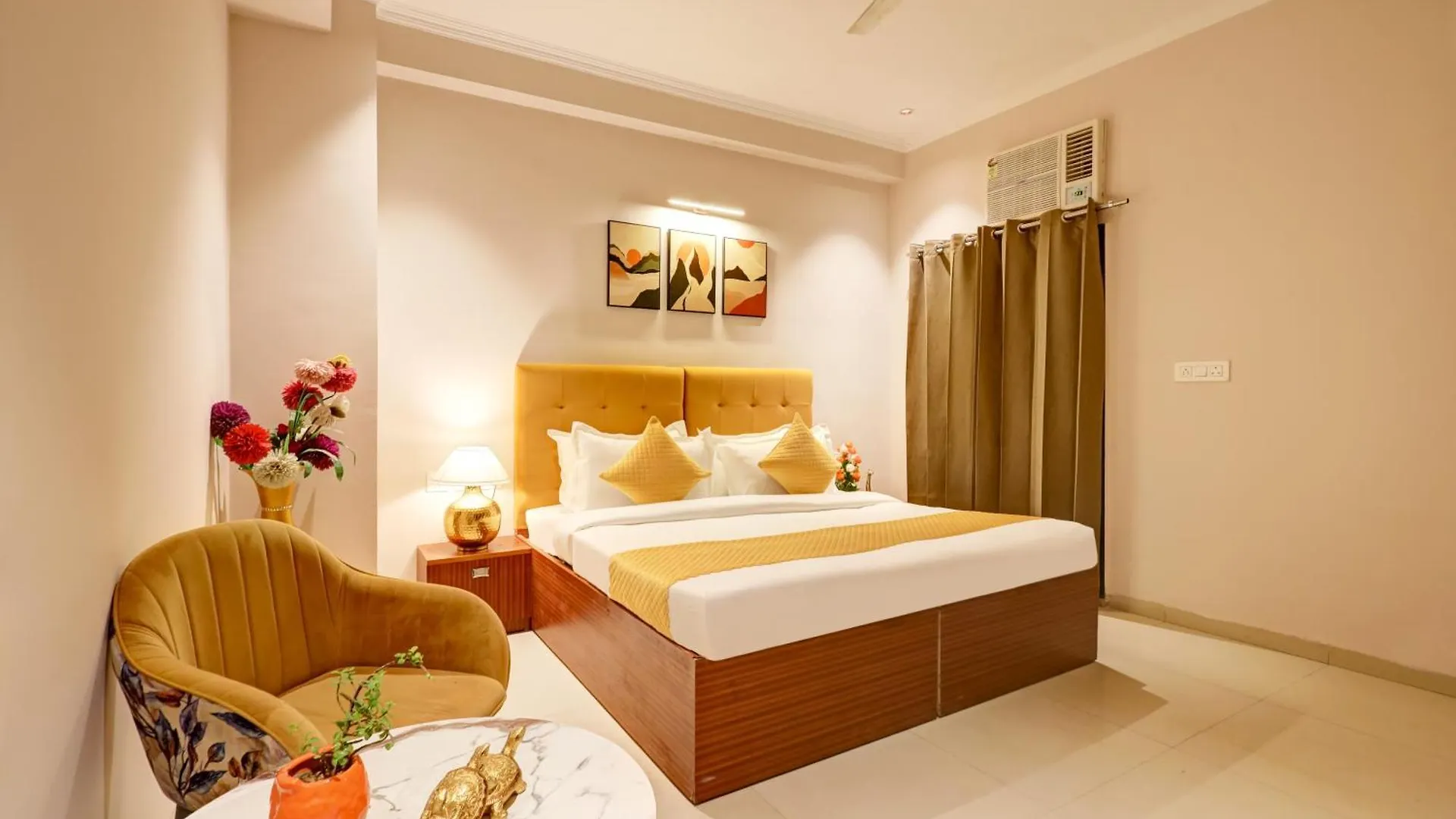 גורגאון Limewood Stay Oasis - Golf Course Road מלון