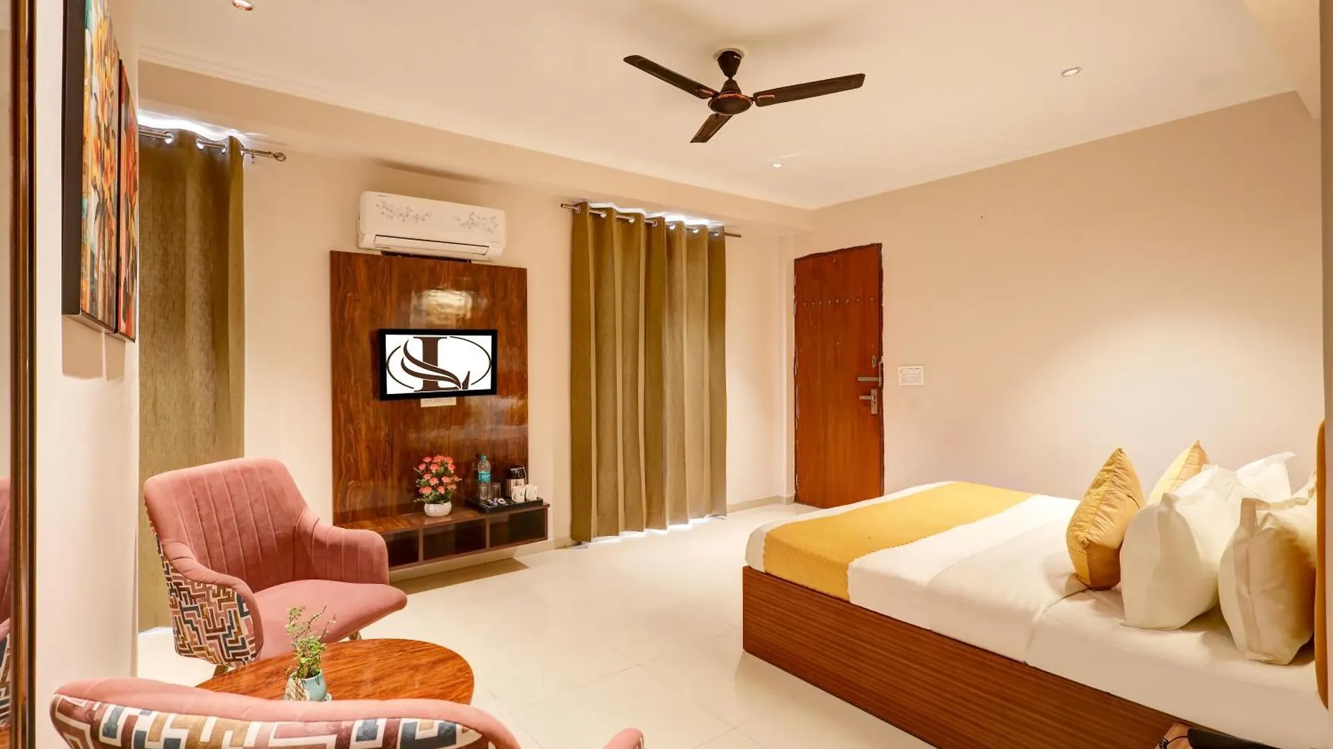 גורגאון Limewood Stay Oasis - Golf Course Road