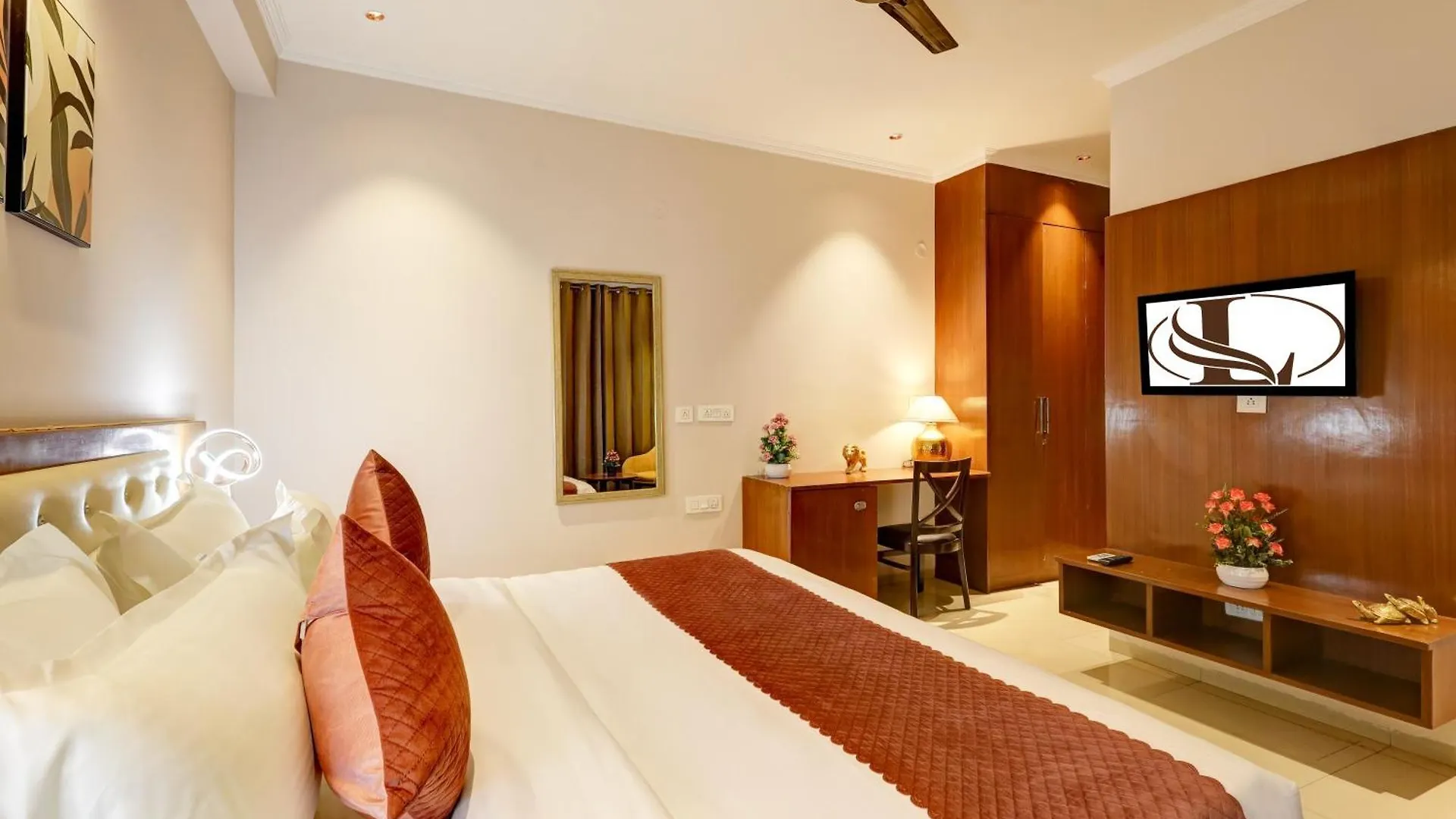 גורגאון Limewood Stay Oasis - Golf Course Road