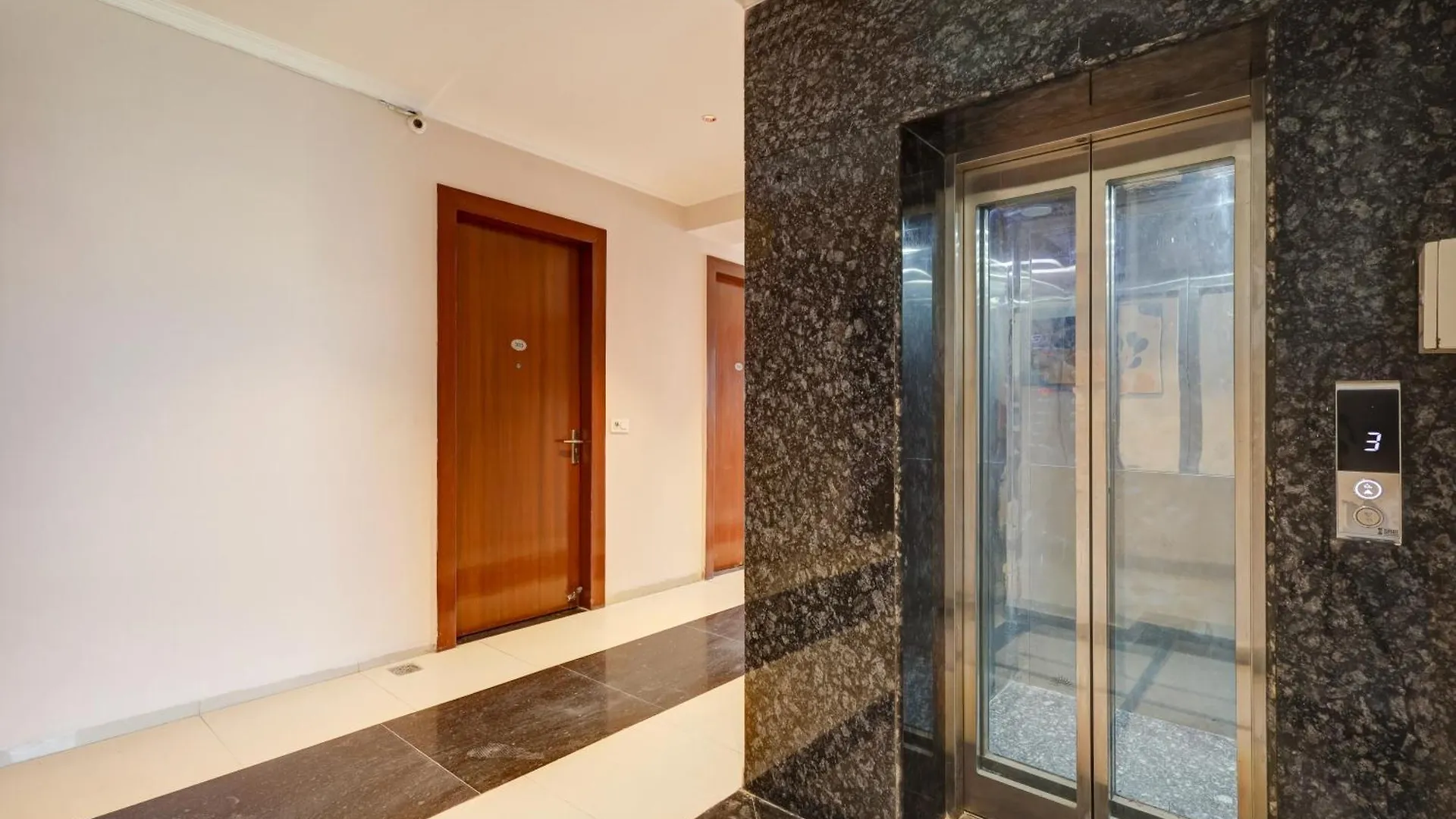 גורגאון Limewood Stay Oasis - Golf Course Road מלון