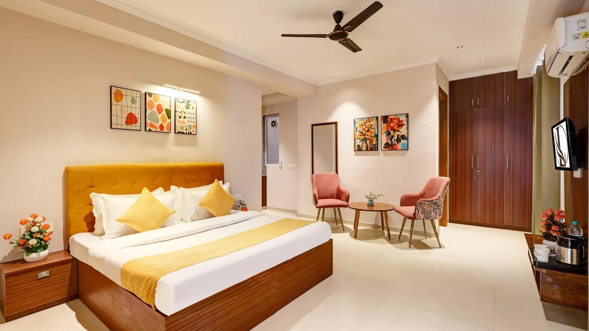 גורגאון Limewood Stay Oasis - Golf Course Road הודו