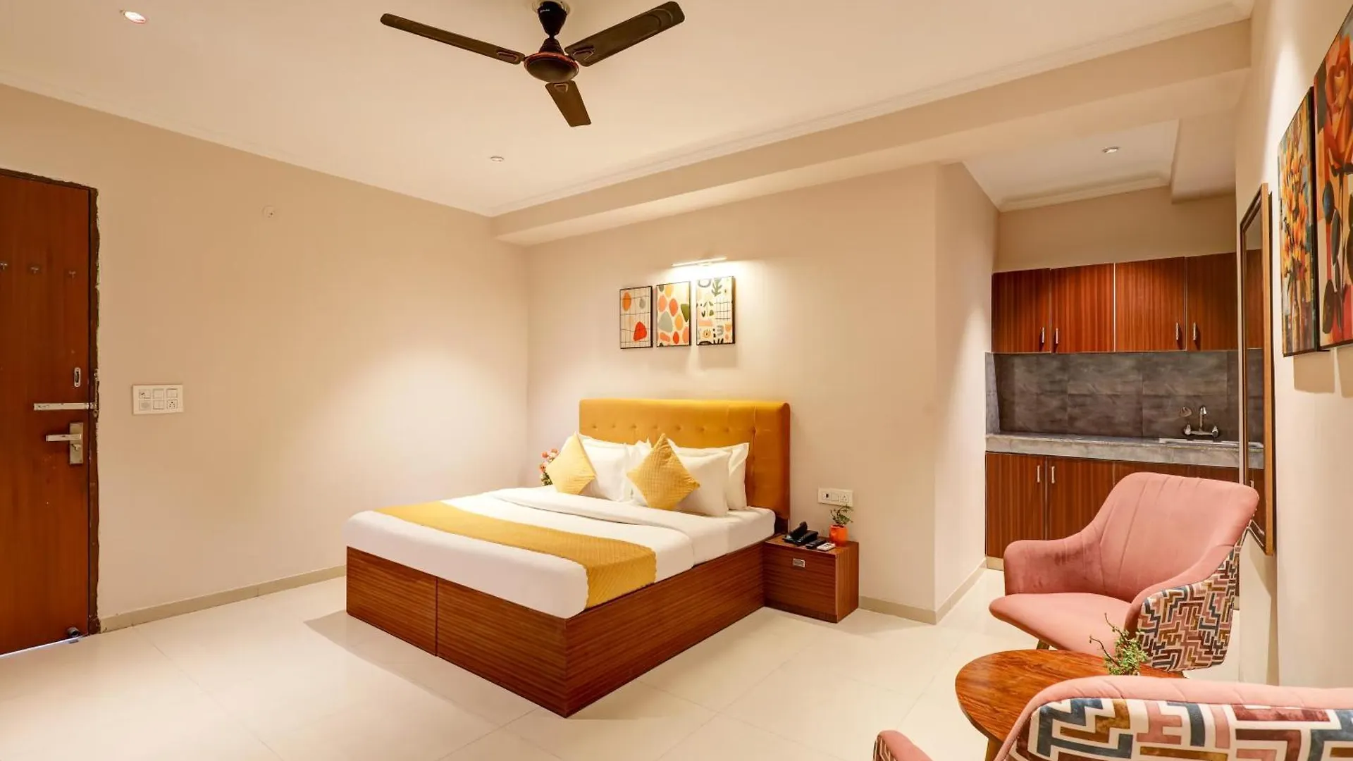 גורגאון Limewood Stay Oasis - Golf Course Road 0*,  הודו