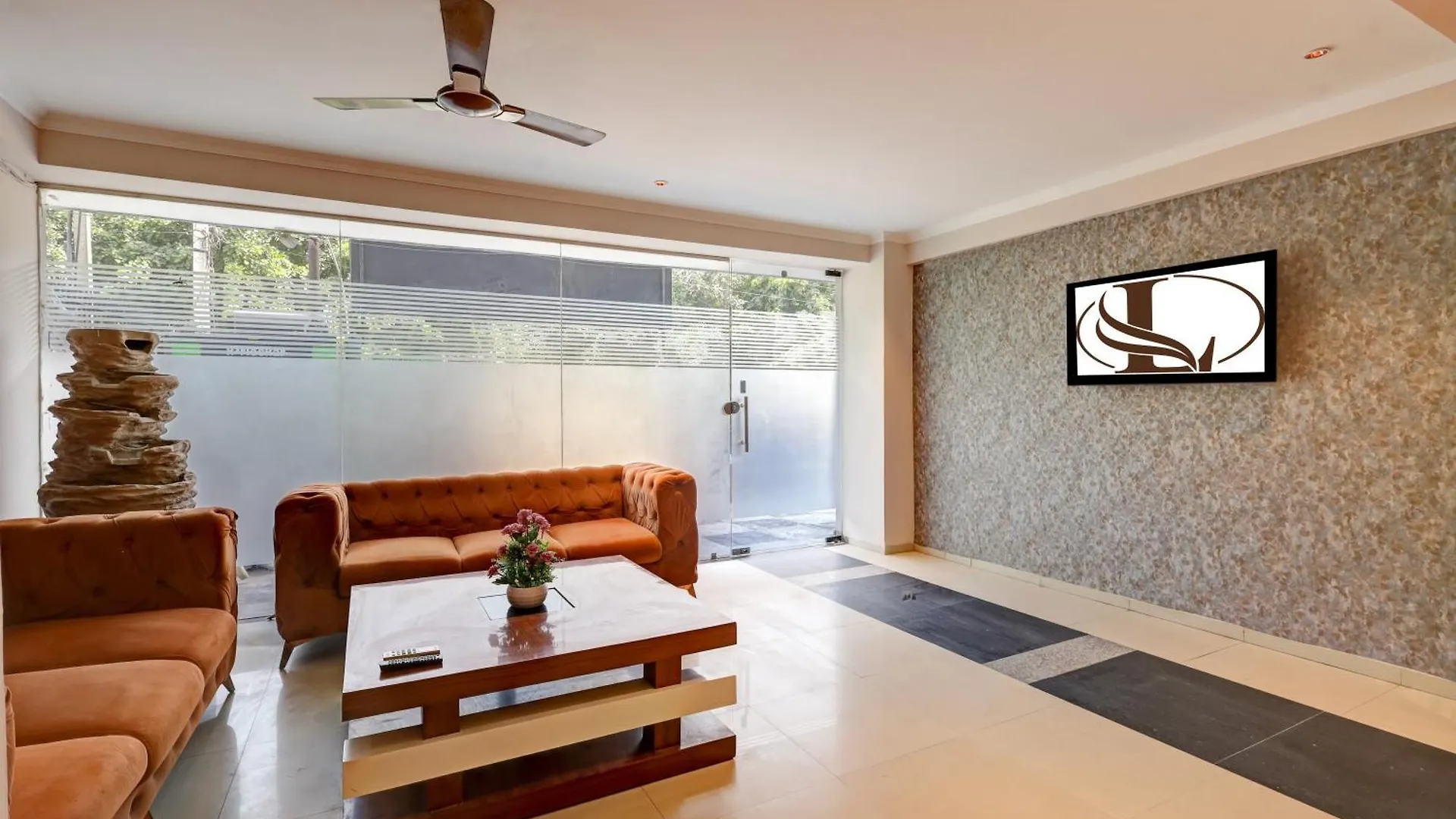 גורגאון Limewood Stay Oasis - Golf Course Road מלון